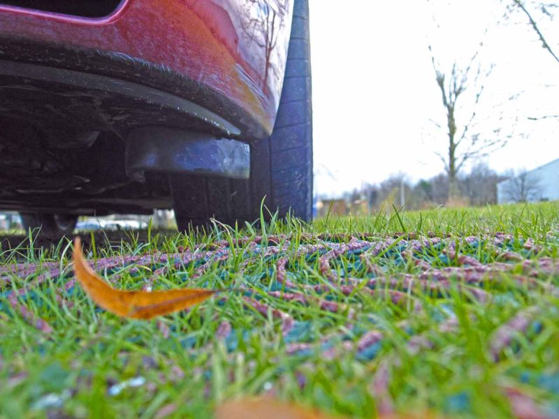 Rasenverstärkung mit dem Rasennetz RN1800 zur gelegentlichen PKW Befahrung