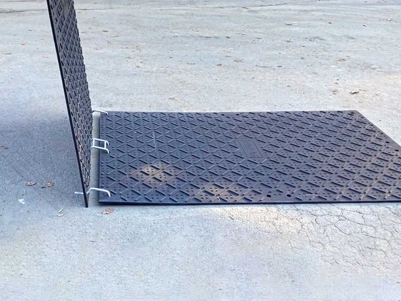 Bodenschutzplatten & Fahrplatten schnell und werkzeuglos verbinden als Baustraße oder Plattform