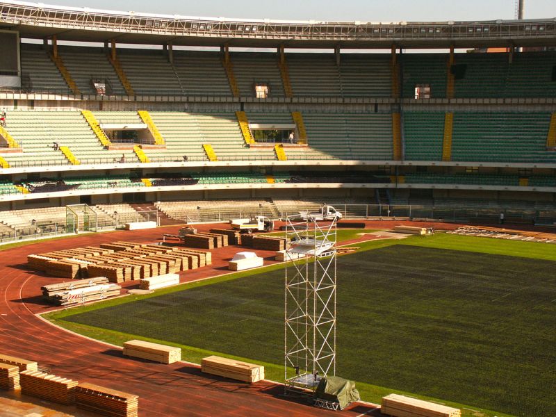 Rasenschutz für ein Event im Fussballstadion mit dem Rasengitter RG24
