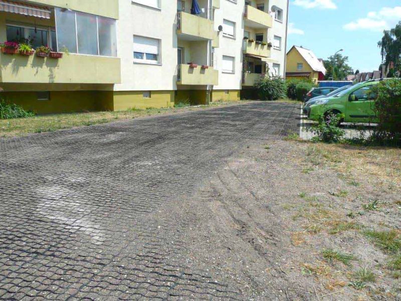 Bodenbefestigung eines Rettungsweg, Feuerwehrzufahrt mit dem Bodengitter BG50