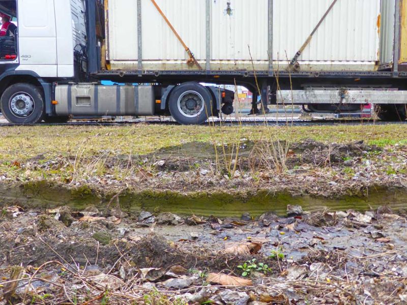 Vermietung mobile Fahrstraße für weiche Böden & Wiesen