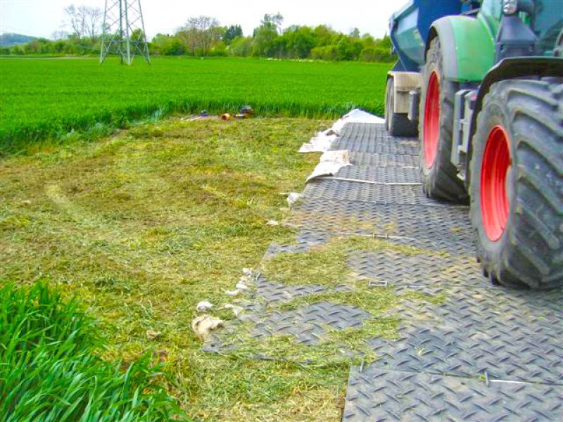 Mobile Baustraße für einen Freileitungsbau in Ulm