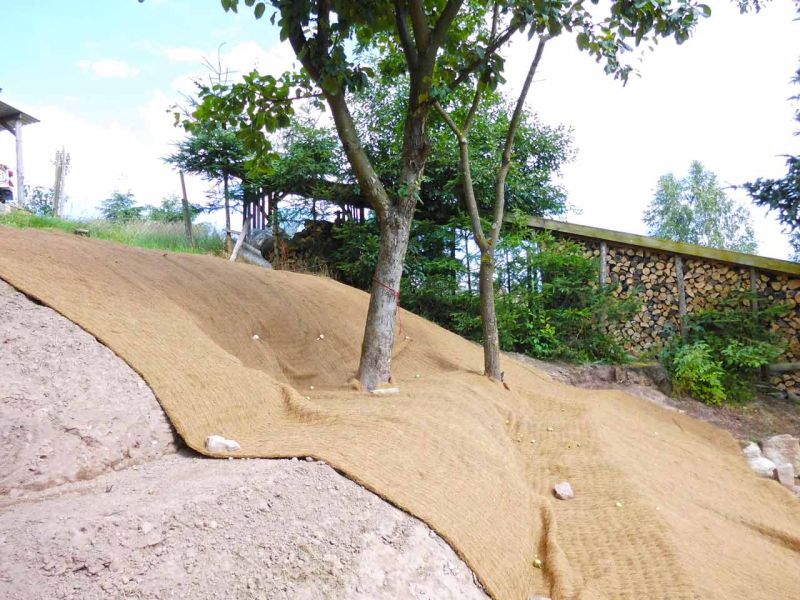 Mulchmatte MM600 Hangsicherung Erosionsschutz Kokos 006 referenz