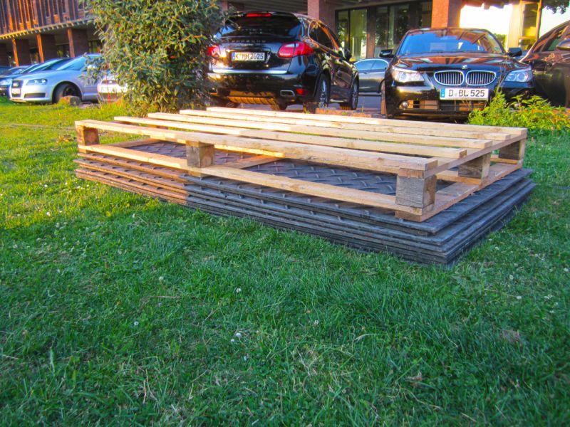 Fahrplatten für einen Tauchtruck auf dem RTL Gelände in Köln