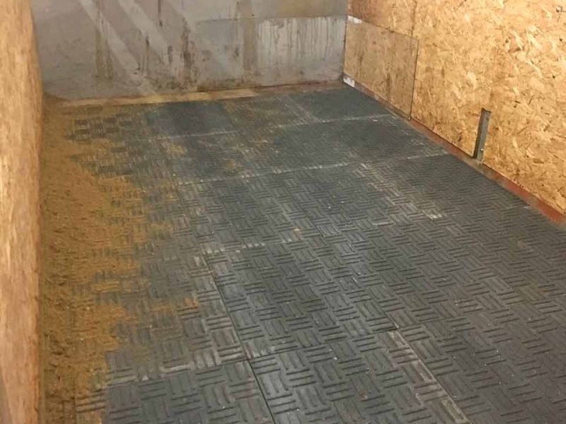 Stallmatten zur Verbesserung des Stallklima und Vereinfachung der Stallpflege