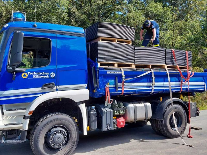 Securatek liefert Fahrbahnplatten für den THW Einsatz im Hochwasser bzw. Flutkatastrophengebiet in Ahrweiler.