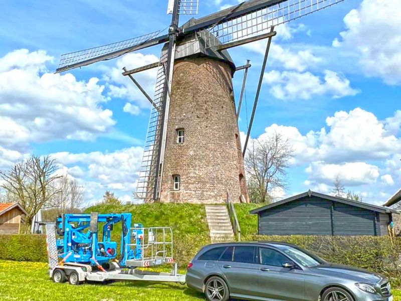 Grüne Lösung für Baustellen, Fahrplatten als effektiver Rasenschutz für Raupenarbeitsbühnen!