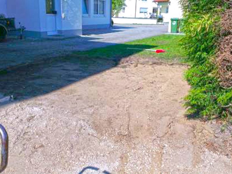 Umgestaltung einer Rasenfläche als zusätzlicher PKW Parkplatz mit dem Bodengitter BG50
