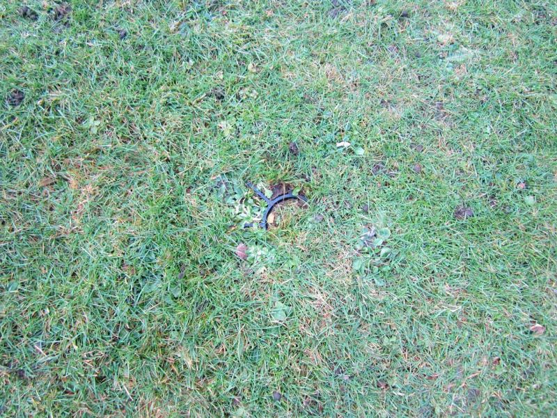 Rasengitter RG24 als nicht sichtbare Rasenverstärkung einer Nutzfläche