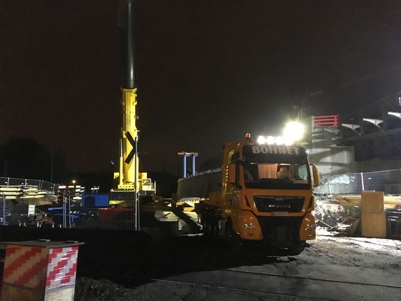 Zu schwer gibt´s nicht – s:tek 48 Bodenschutzplatten als Schutz des Untergrunds bei einem Schwertransport