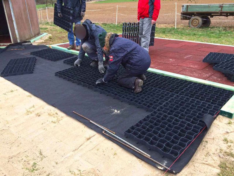 Bodengitter BG50 für ein Pferdepaddock selbst verlegen und verfüllen