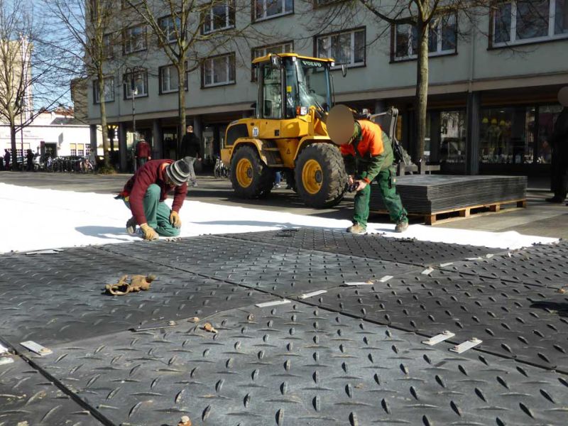 Baustrasse Pflasterschutz Fussgaengerzone Giessen 36 referenz
