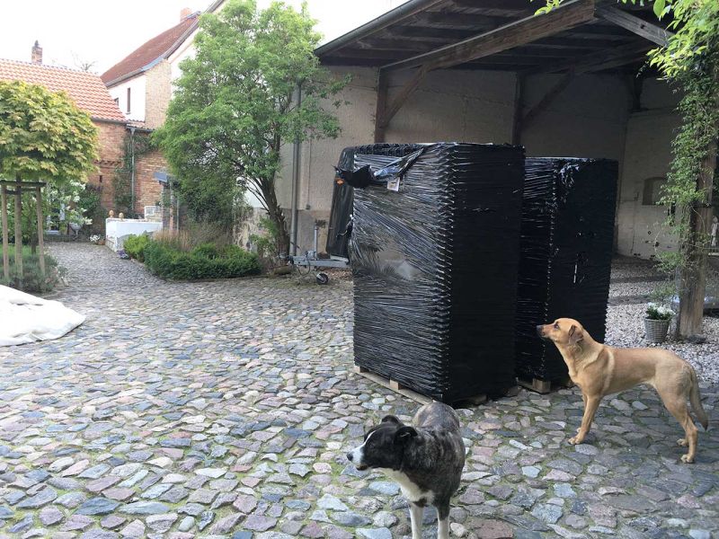 Sie haben ein Paddock, Offenstall, Futterplatz & möchten diesen ohne Erdarbeiten & Unterbau schnell, einfach & maximal befestigen? Klingt wie ein Traum? Hier sehen Sie wie es geht...
