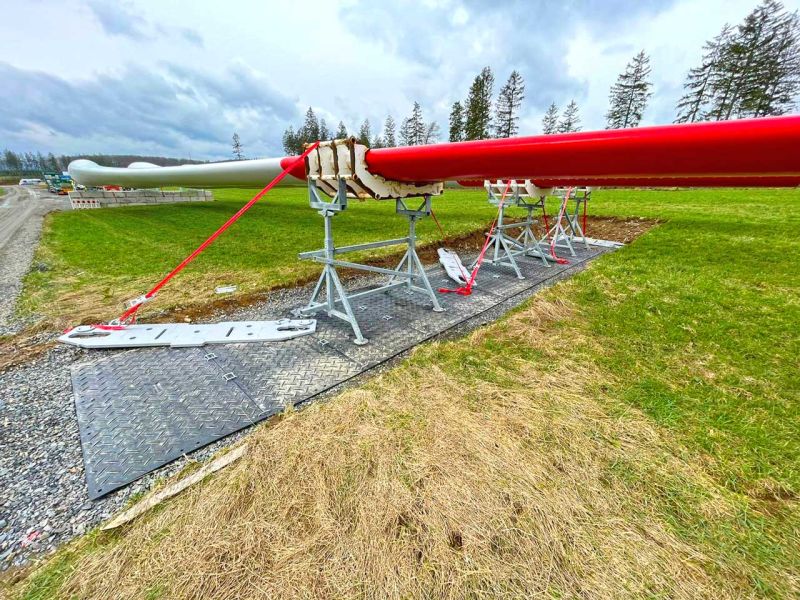 Lastverteilplatten aus Kunststoff für die Umladefläche von Windradflügeln