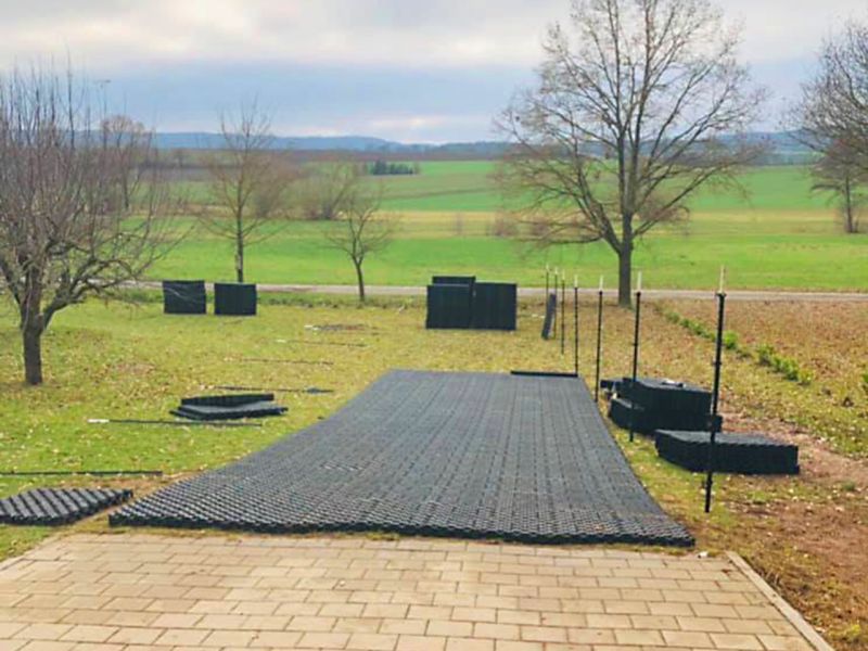 Anlegen eines stabilisierten und sicheren Weges für Pferde mit der Paddockplatte PP60