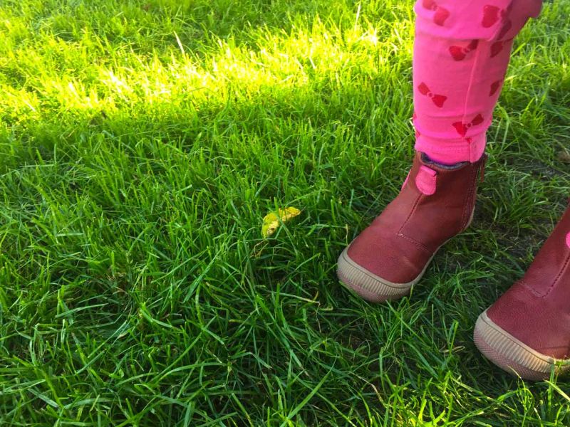 Rasengitterplatte aus Gummi als Fallschutzmatte für Schaukel, Rutsche & Spielgerüst