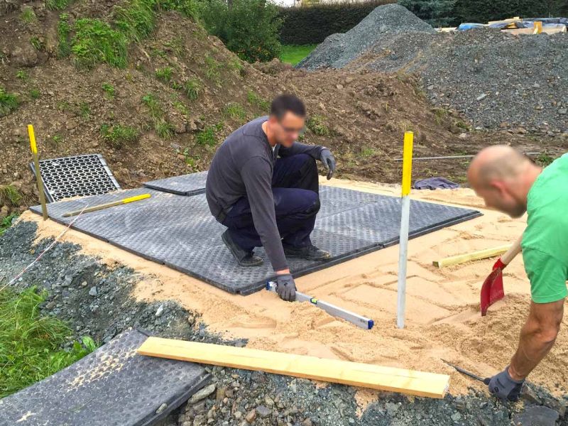 Bodenmatten statt Holzboden als isolierender Fußboden für ein Gartenhaus