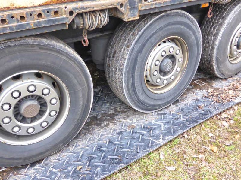 Vermietung mobile Fahrstraße für weiche Böden & Wiesen