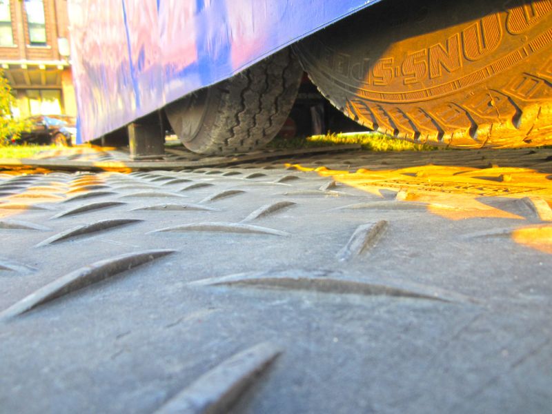 Fahrplatten für einen Tauchtruck auf dem RTL Gelände in Köln