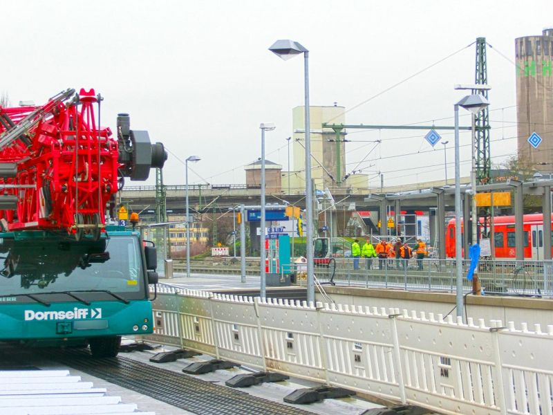 Autokran Stellflaeche Bahnhof 01 referenz