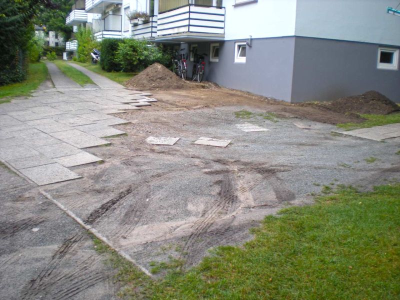 Neugestaltung eines begrünten Mieterparkplatz mit dem Bodengitter BG50