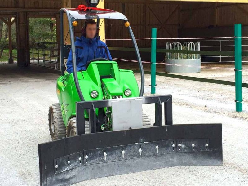 Verlegung von Paddockplatten für ein Paddock für Island-Pferde