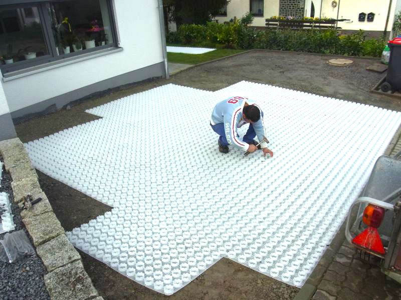 Anlegen einer Kiesfläche im Vorgarten für Parkplätze mit dem Kiesgitter KG30