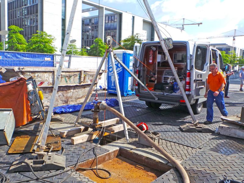 Mobile Baustraße vor dem Bundestag in Berlin