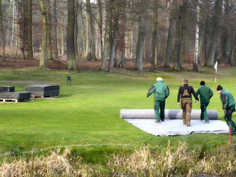 Baustraße zur Teichentschlammung im Golfplatzbau bzw. Golfplatzpflege
