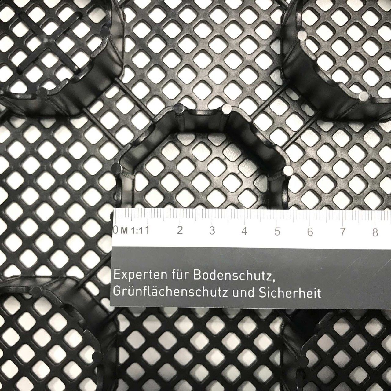 Kiesmatte KM30 (Bodenwabe/Kieswabe) 580 x 580 x 30 mm · 350,0 t/m² belastbar · Professionelle Stabilisierung von Kies, Schotter, extrem wasserdurchlässig