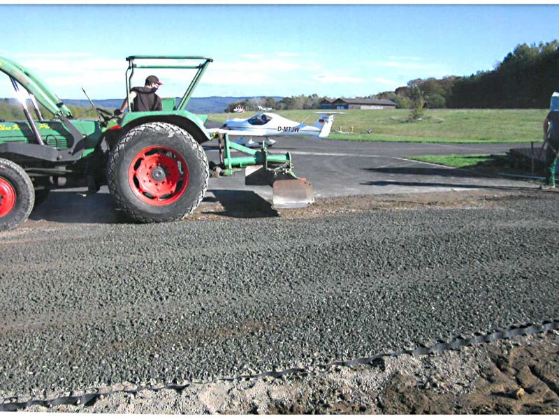 Verlängerung der Auslaufzone einer Flugplatz Landebahn mit dem Bodengitter BG50