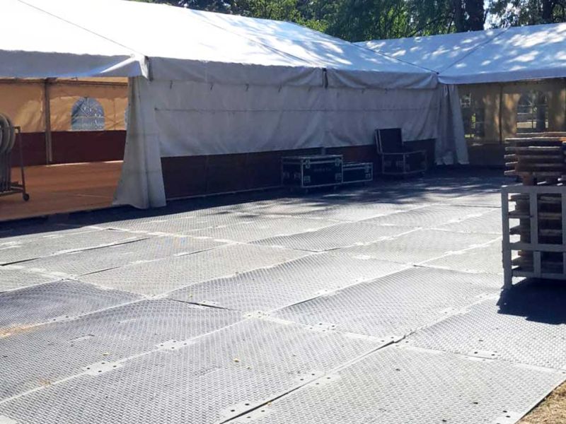 Bodenschutzplatten von Securatek als Abdecksystem bzw. Eventboden für eine Veranstaltung