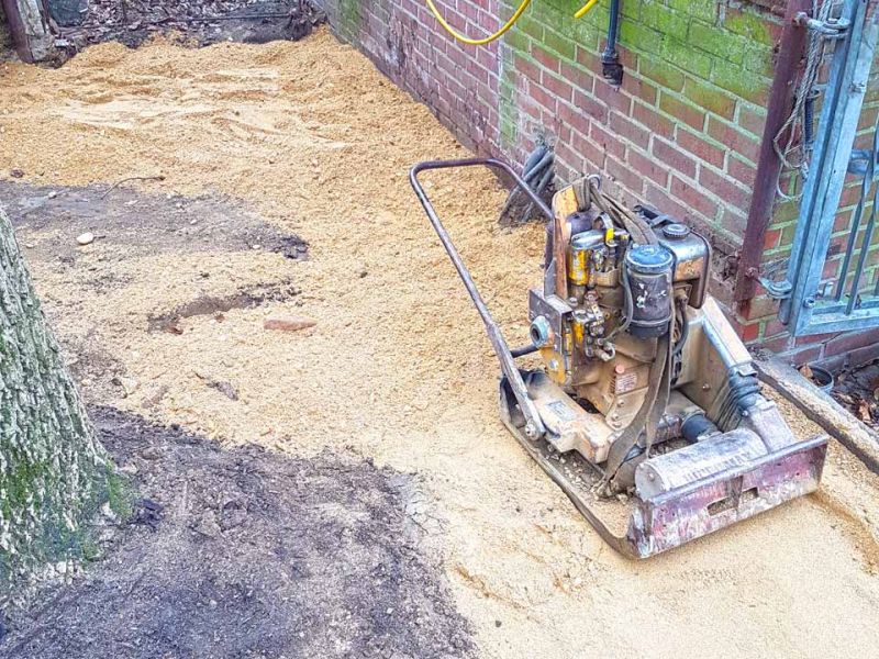 Offenstall und Boden befestigen mit Paddockplatte PP60