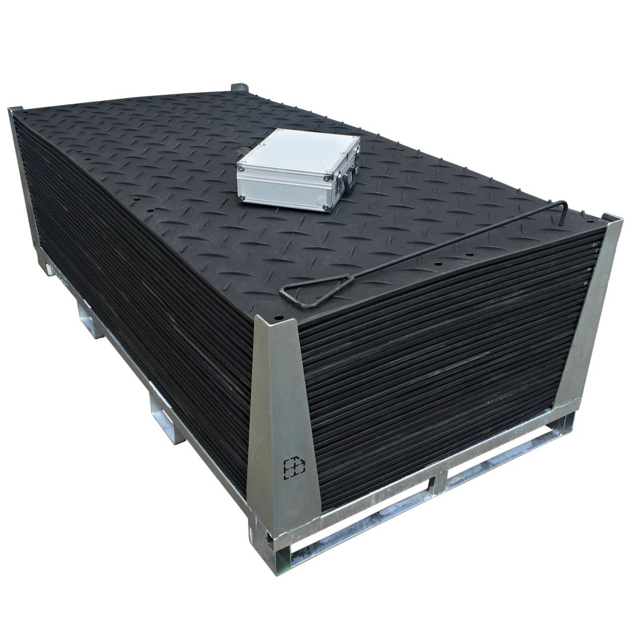 s:tek Hochleistungs-Bodenschutzplatten Set als 30er-Set inklusive Stahlpalette, Fläche: 89,40 m² / Laufmeter: 73,20 m