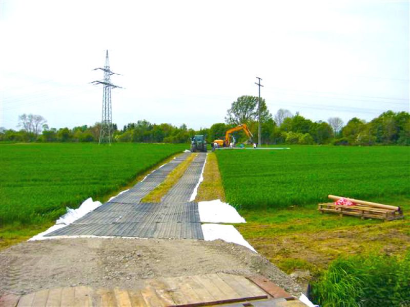 Mobile Baustraße für einen Freileitungsbau in Ulm
