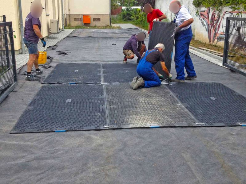 Fahrplatten als temporäre Baustraße zum Pflasterschutz