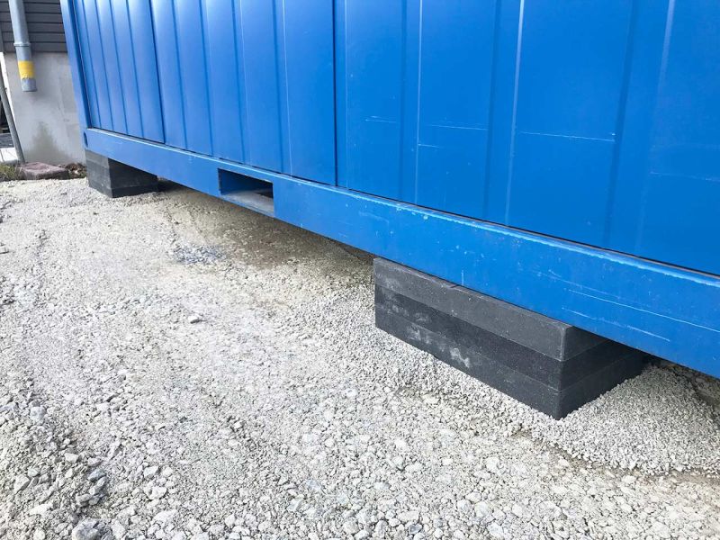 Unterlegplatten für Bürocontainer zum nivellieren und ausgleichen unterschiedlicher Höhen