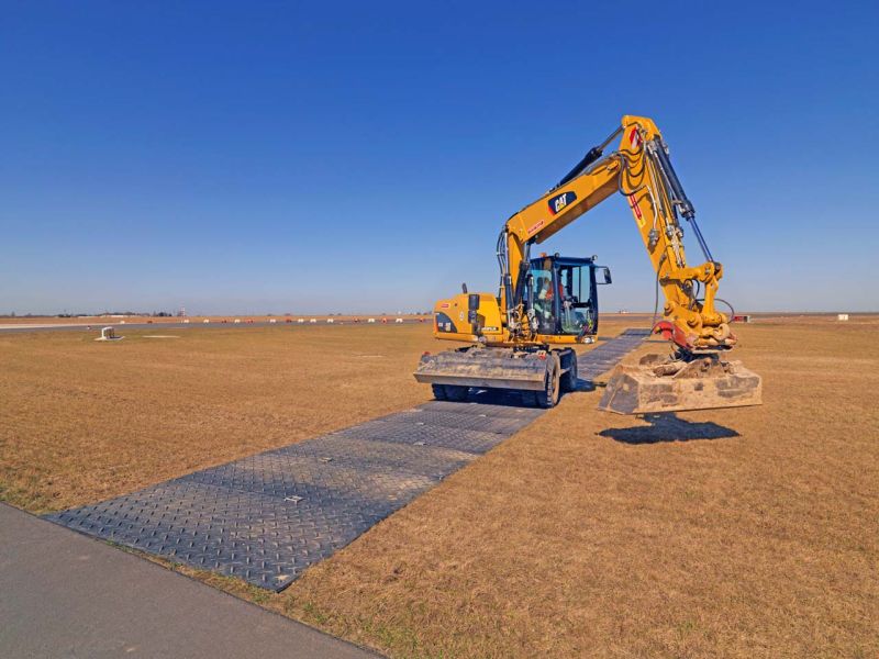 Mobile Fahrstraße für einen internationalen Flughafen