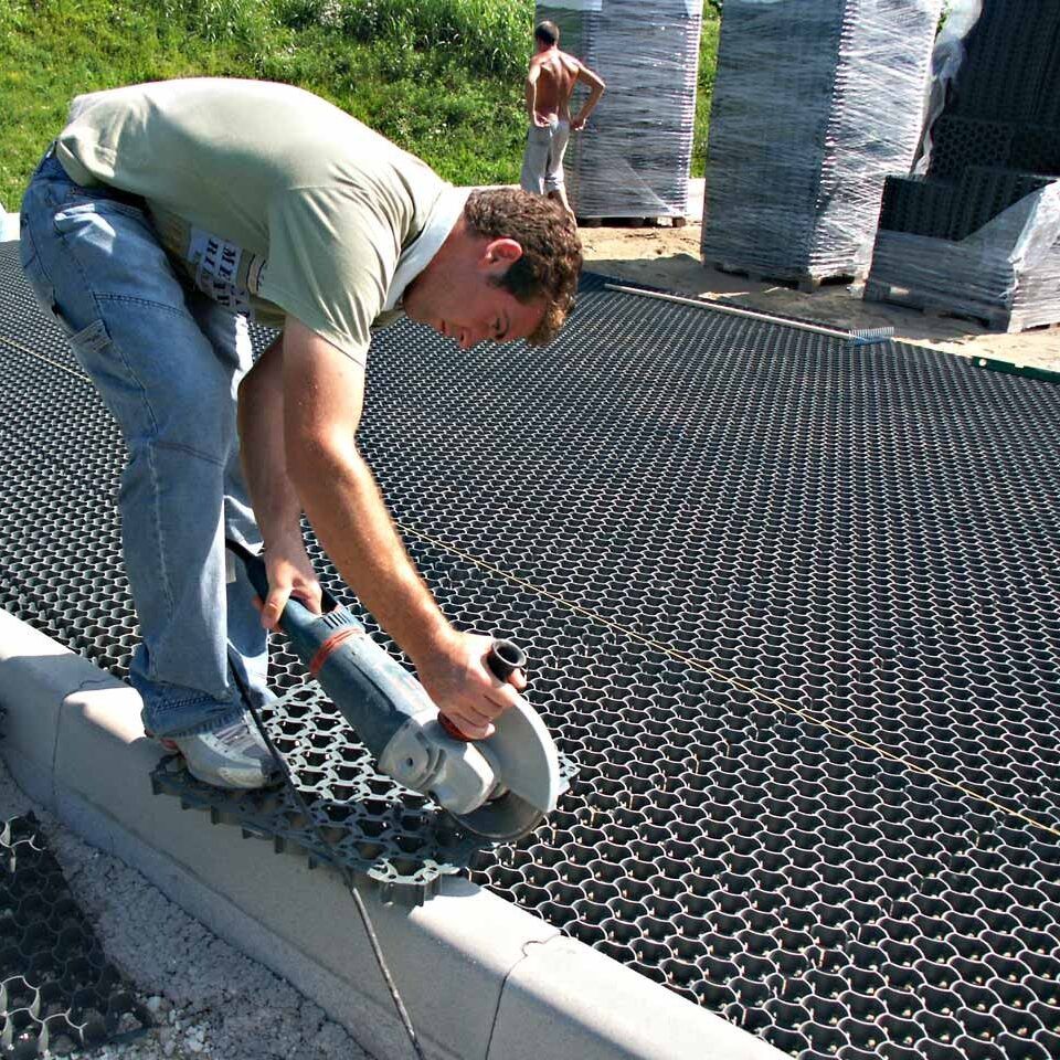 Rasenwabe RW40 Grün · 0,25 m² · 500 x 500 x 40 mm · 350,0 t/m² · 0,80 kg · 1,00mm Profilierung · 16 Kopplungen · On-Sub Verlegung · Drainage