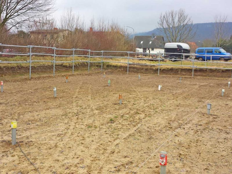 Bodengitter BG50 zur trittfesten Bodenstabilisierung im Reitplatzbau