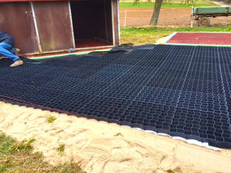 Bodengitter BG50 für ein Pferdepaddock selbst verlegen und verfüllen