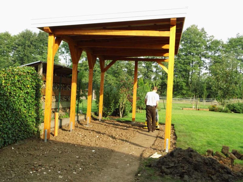 Bodenbefestigung einer begrünten Carport-Zufahrt mit dem Bodengitter BG50