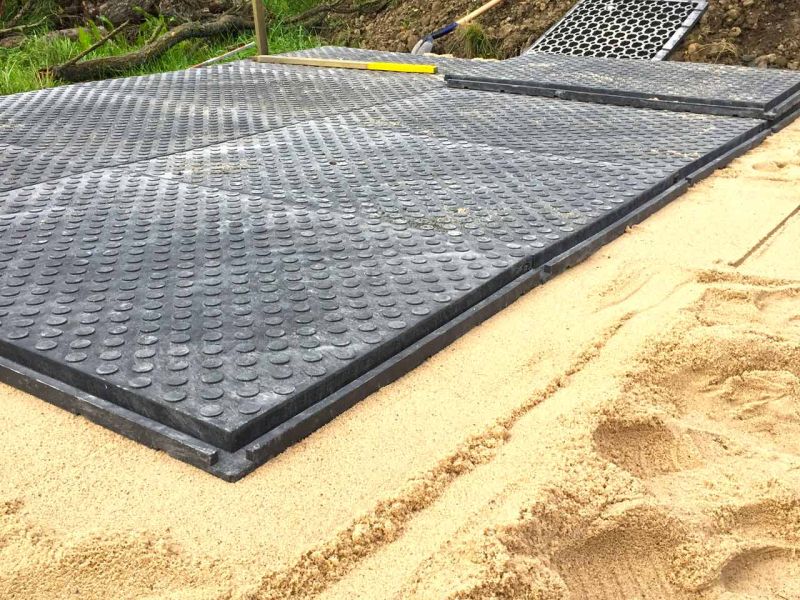 Bodenmatten statt Holzboden als isolierender Fußboden für ein Gartenhaus