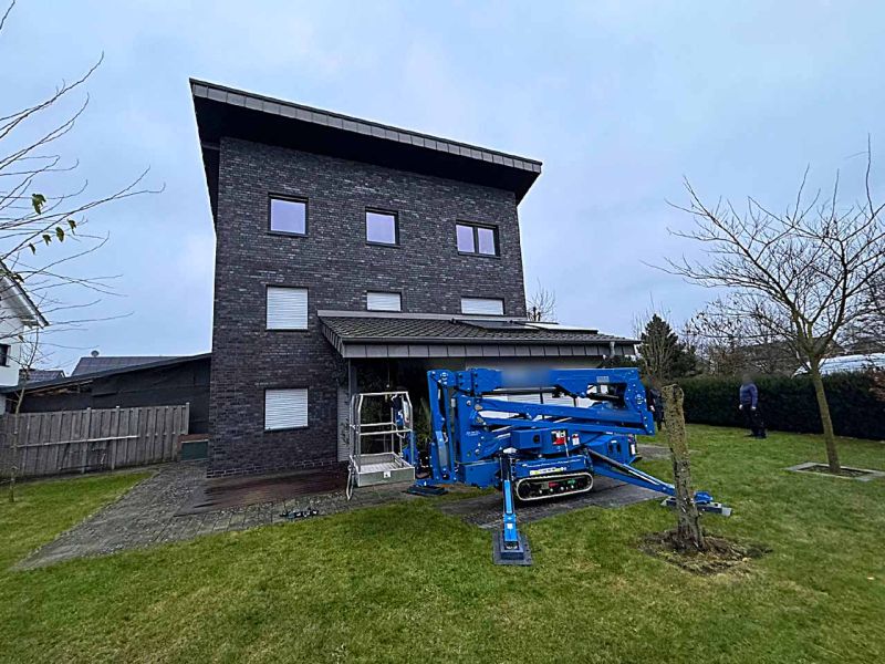 Arbeitsbühnen sicher abstützen mit Abstützplatten und Fahrplatten