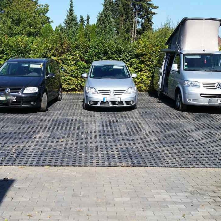Rasengitterstein RGS35 zur Befestigung von Rasenflächen als Stellplätze für PKW, Caravan, Wohnmobil und Wohnwagen