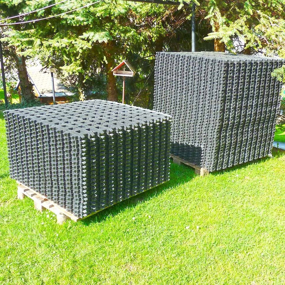 Rasengitterstein RGS35 aus Kunststoff zur direkten Verlegung auf der vorhandenen Rasen