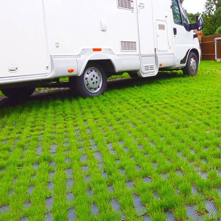 Einfache und schnelle Befestigung von Wohnmobilstellplätzen mit dem Rasengitterstein RGS35