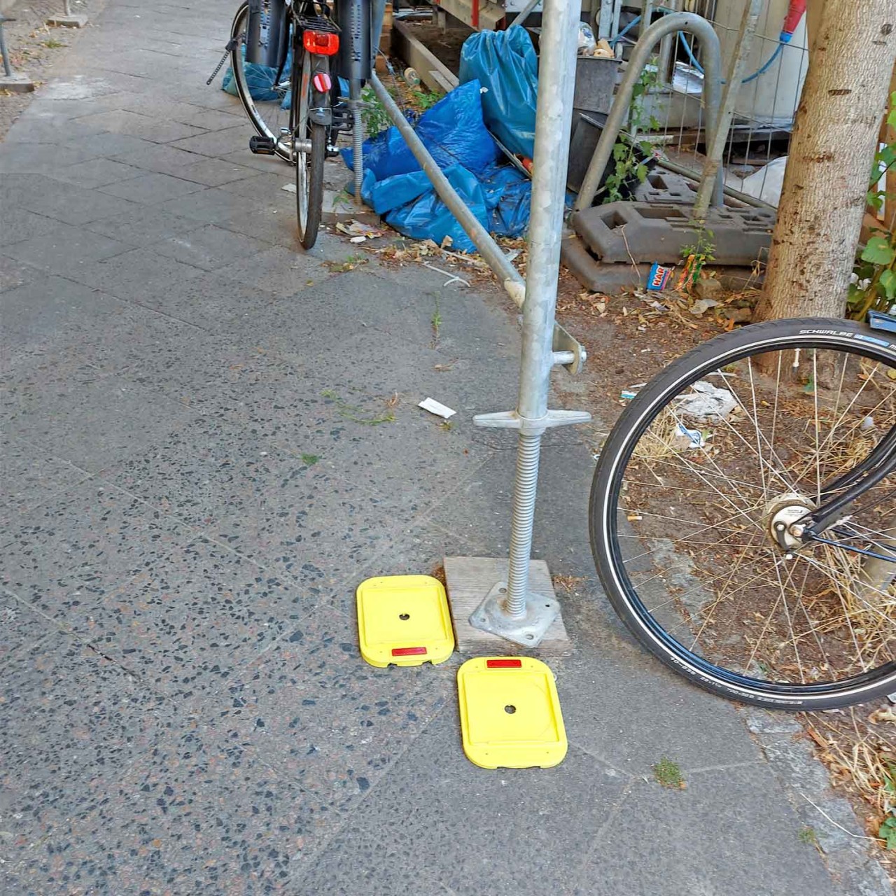 Unterlage fuer spindelfuss im Geruestbau statt Unterlagsbohle 01 1280x1280