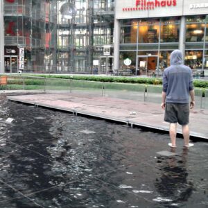 Stapelbare Unterlegplatte aus Kunststoff zur Unterpallung, Lastverteilung, Niveauausgleich von Bühnen, Container, Baugerüste & Spindelfüße von Fassade