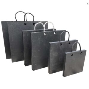 Abstützplatte mit Anti-Rutsch Gummierung aus Kunststoff von 300x300x30mm bis 600x600x60mm, hochbelastbar, druckstabil und langlebigAbstützplatte aus Kunststoff mit Anti-Rutsch Gummierung auf der Unterseite von 300x300x30mm bis 600x600x60mm, hochbelastbar, druckstabil und langlebig